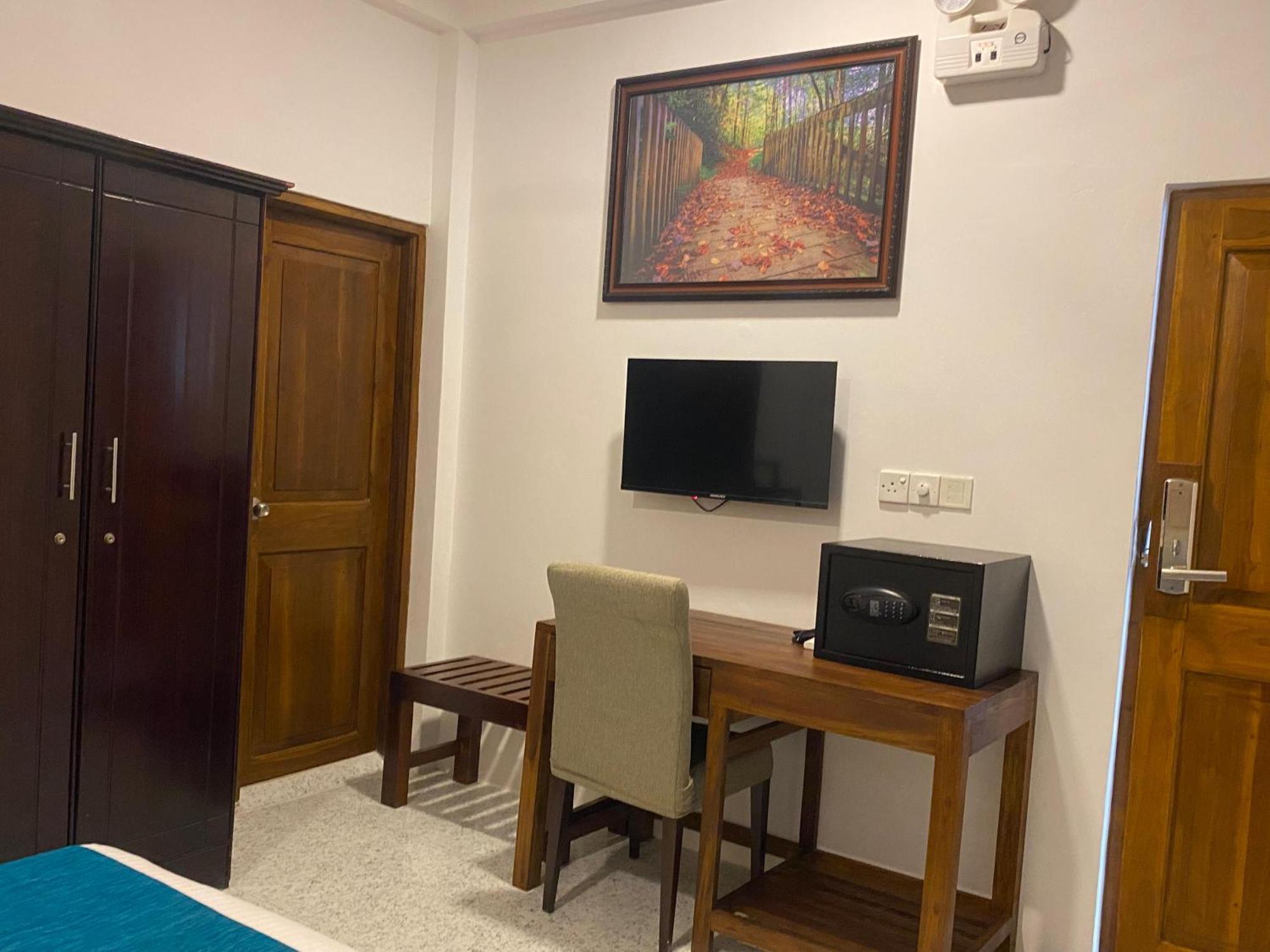 Trinco Beach Resort Trincomalee Bagian luar foto