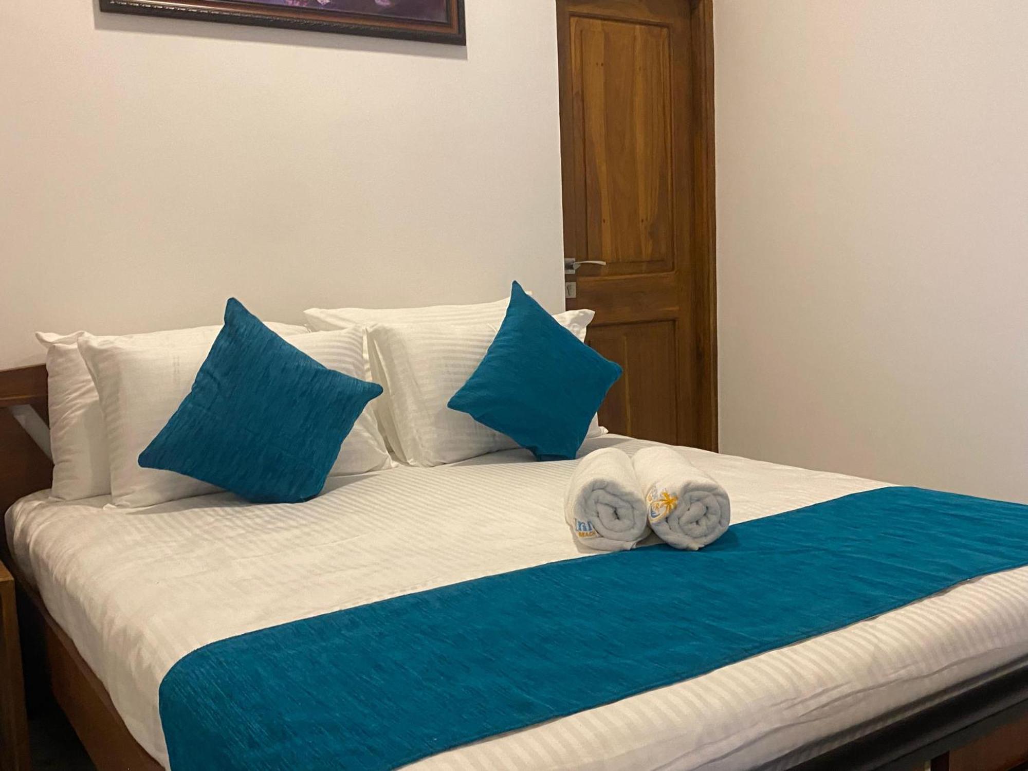 Trinco Beach Resort Trincomalee Bagian luar foto