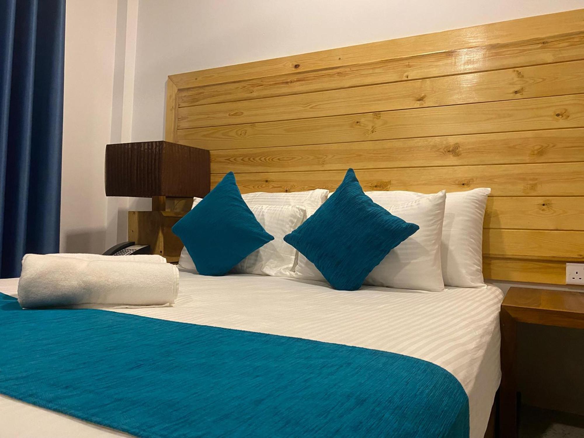 Trinco Beach Resort Trincomalee Bagian luar foto