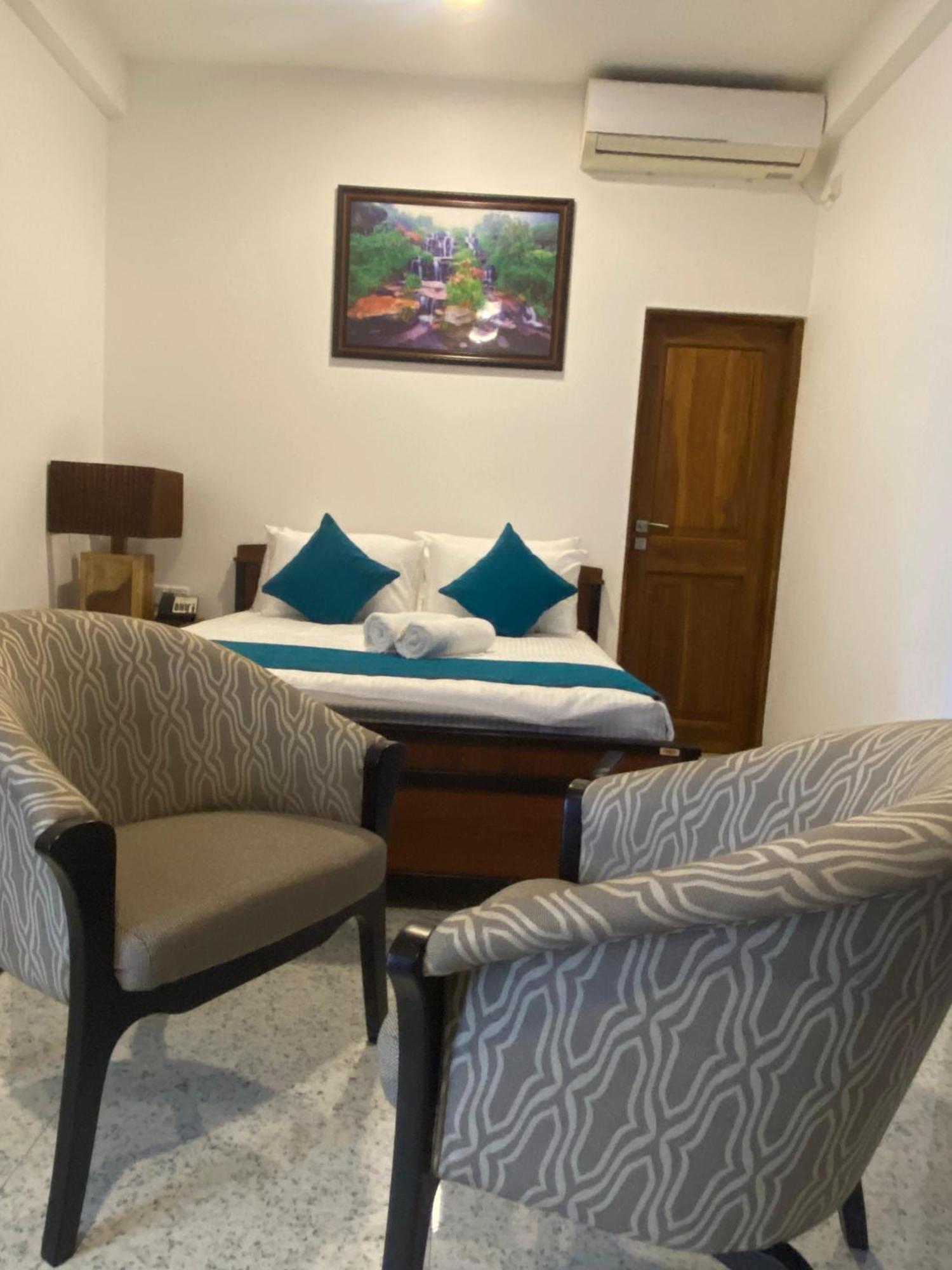 Trinco Beach Resort Trincomalee Bagian luar foto