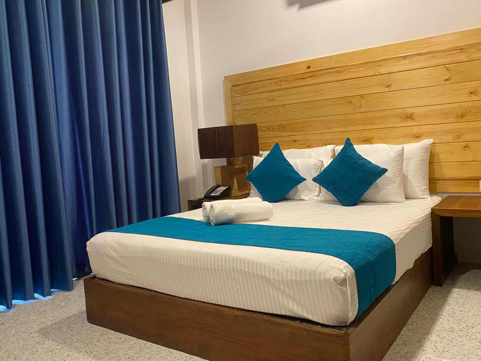 Trinco Beach Resort Trincomalee Bagian luar foto