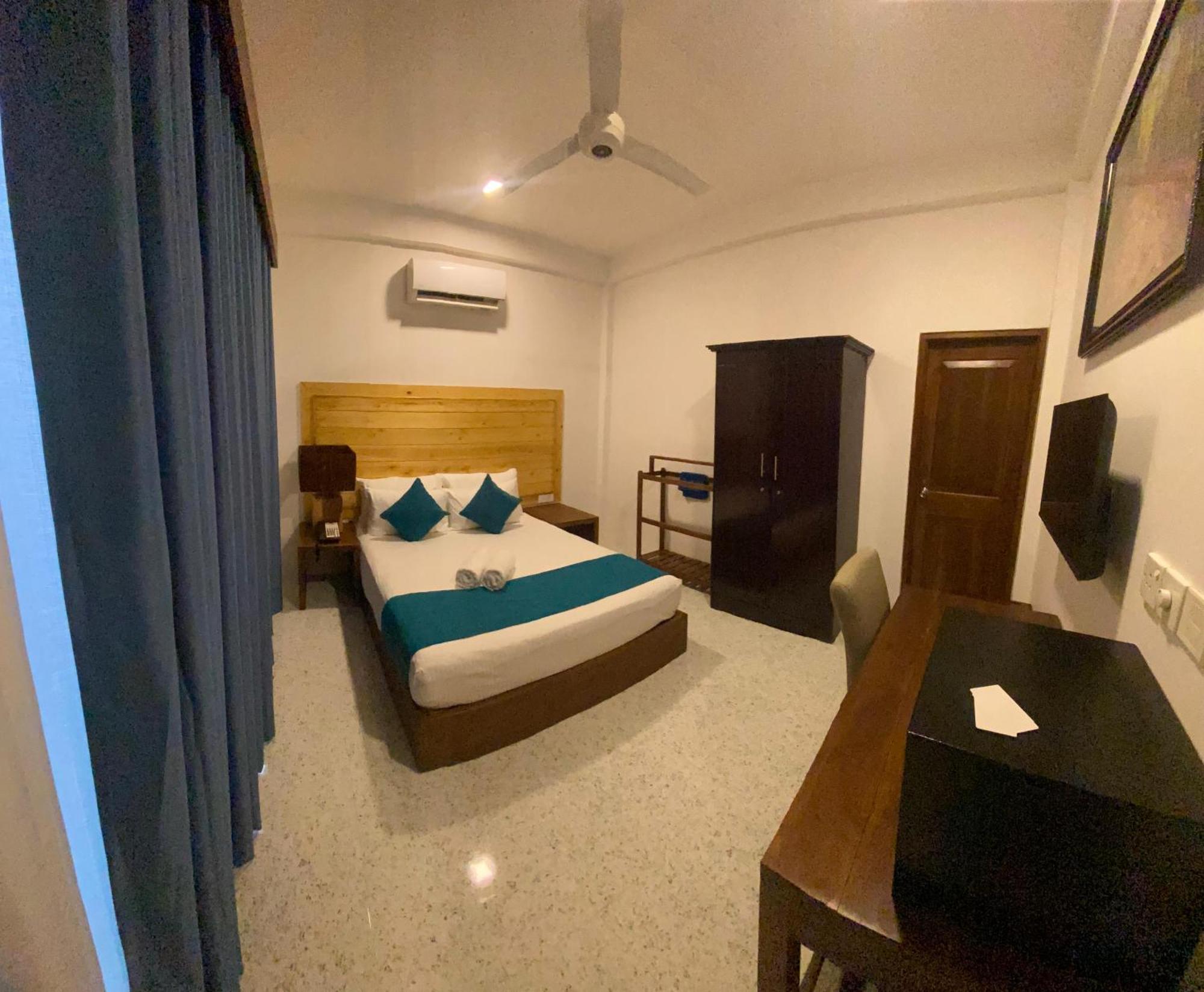 Trinco Beach Resort Trincomalee Bagian luar foto