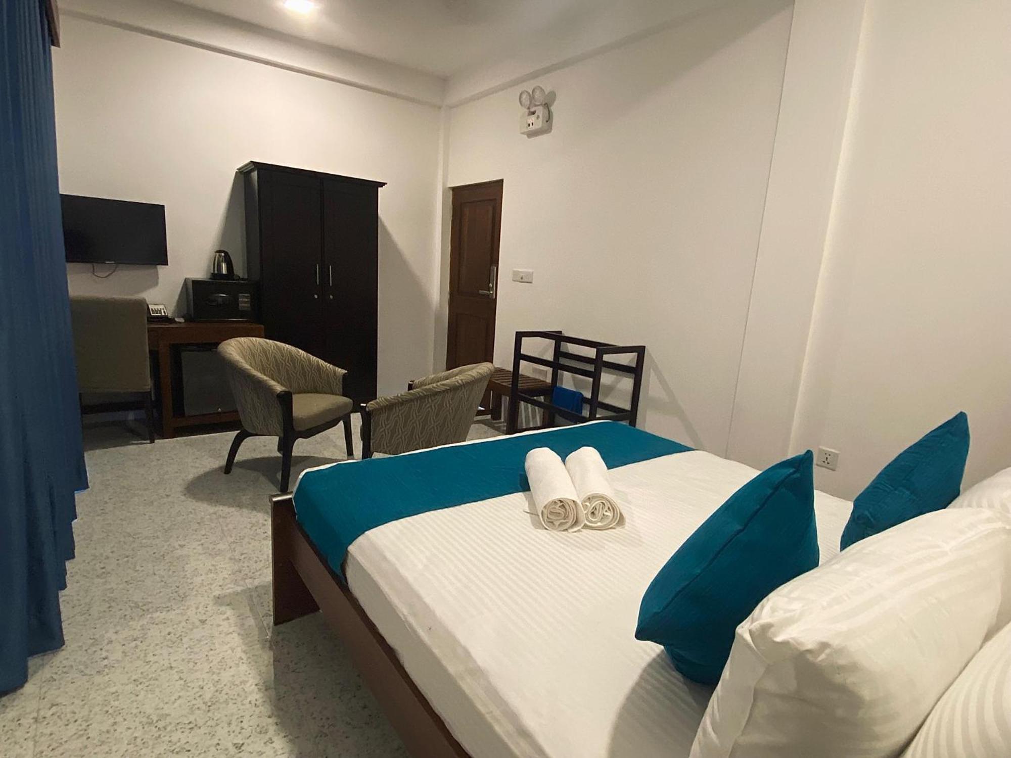 Trinco Beach Resort Trincomalee Bagian luar foto