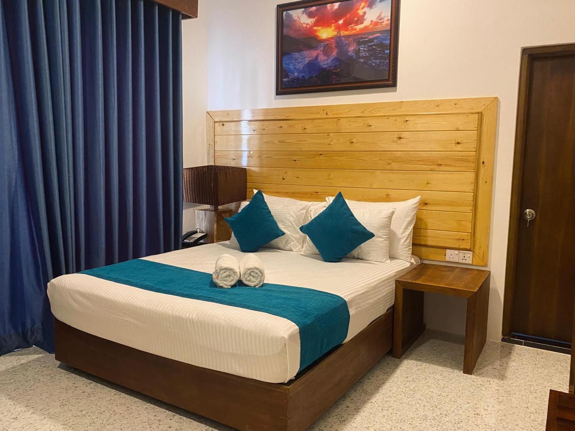 Trinco Beach Resort Trincomalee Bagian luar foto